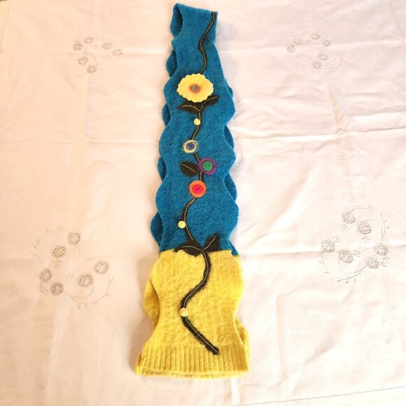 Handcrafted Wool Scarf table runner Floral Appliqué Design boho grunge unique - Picture 1 of 8
